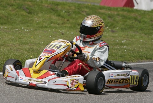 Roy Bakker pakt de maximale winst op kartbaan Strijen